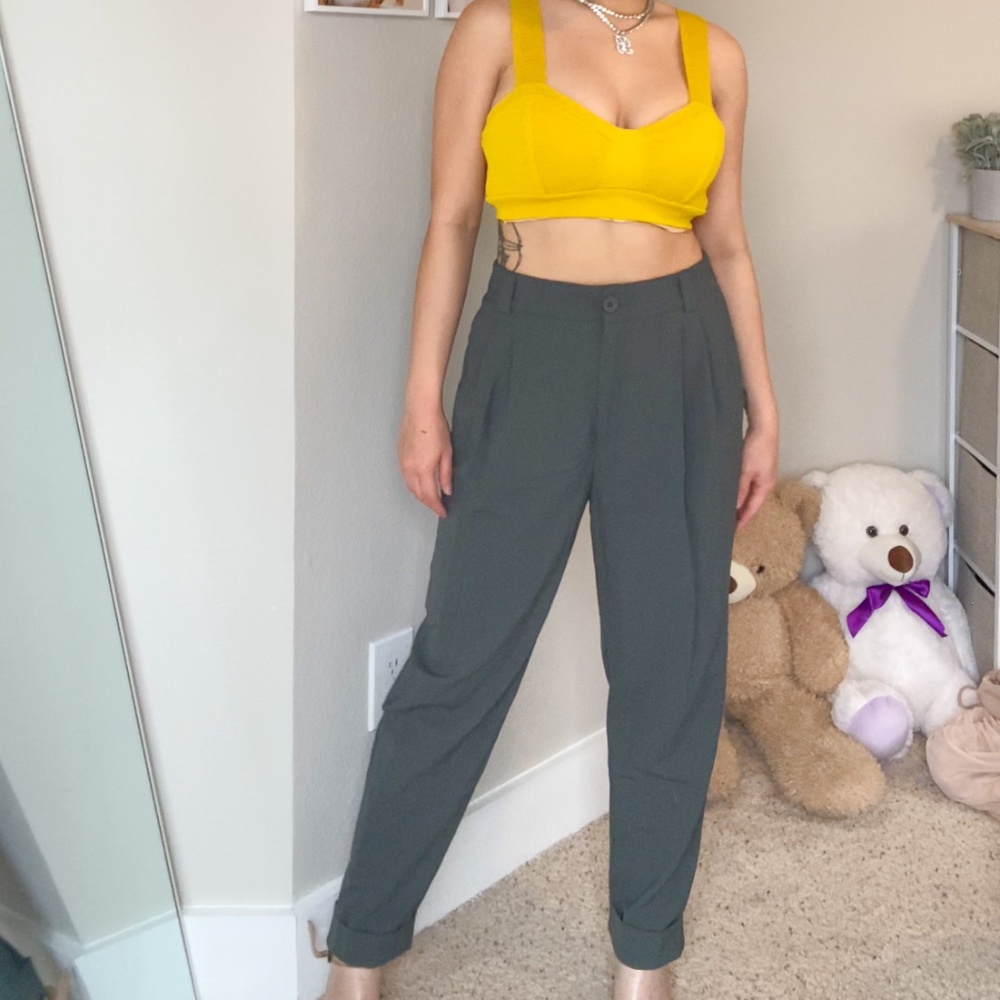 Tapered/tailored Pants